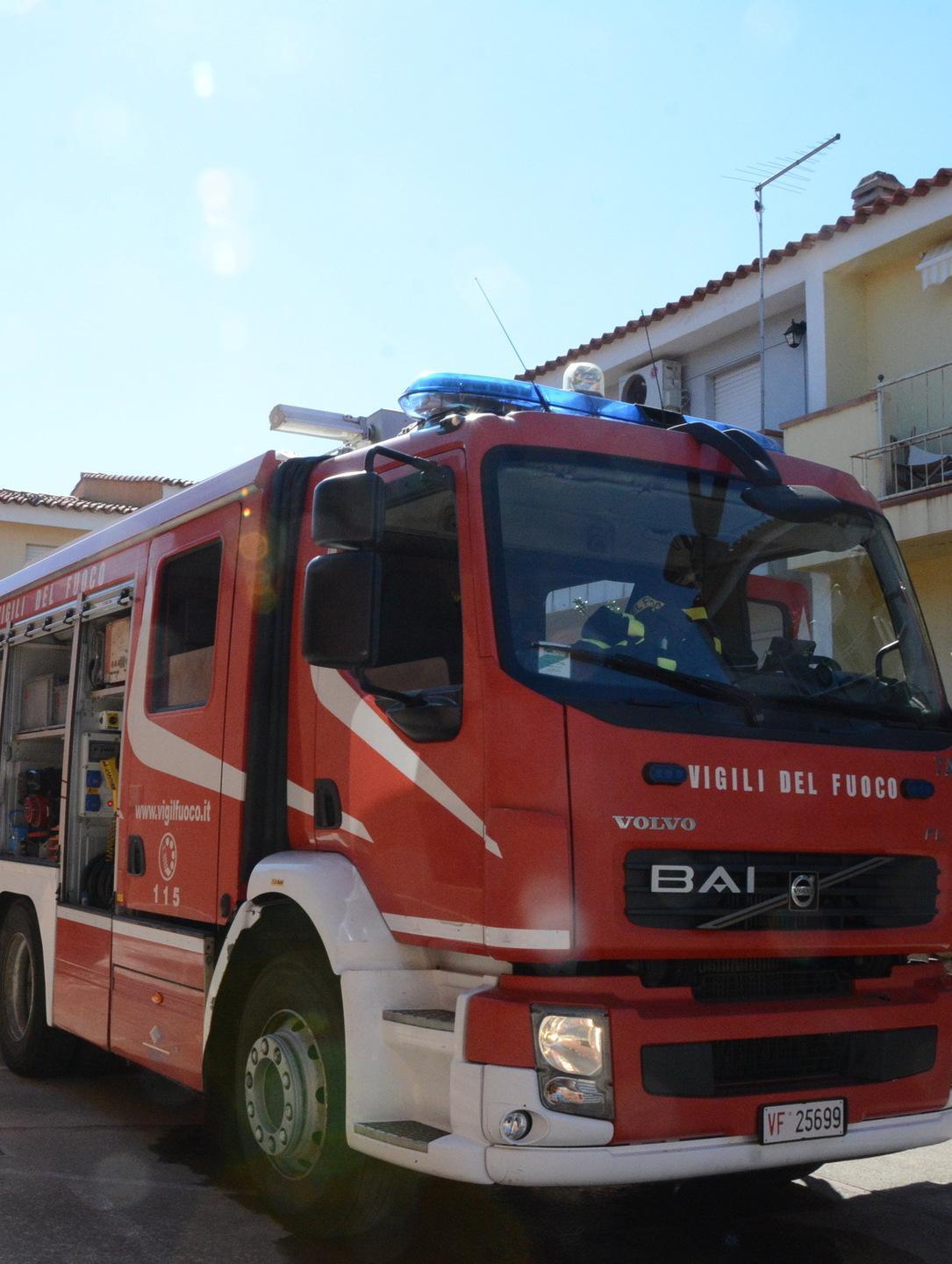 Incendio in un appartamento Nessun ferito, stanza distrutta