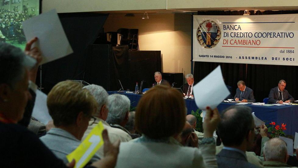 Un’assemblea della Banca di Cambiano (foto d’archivio) 