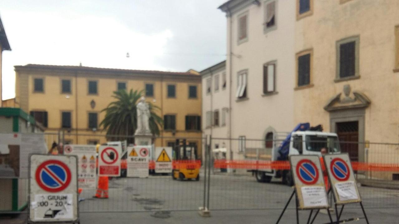 Il cantiere aperto in piazza dello Spirito Santo