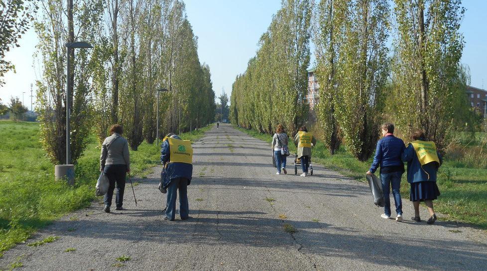 Anziani in soccorso del parco Iotti 