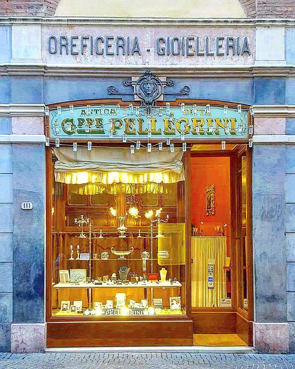 La gioielleria Pellegrini in via Fillungo