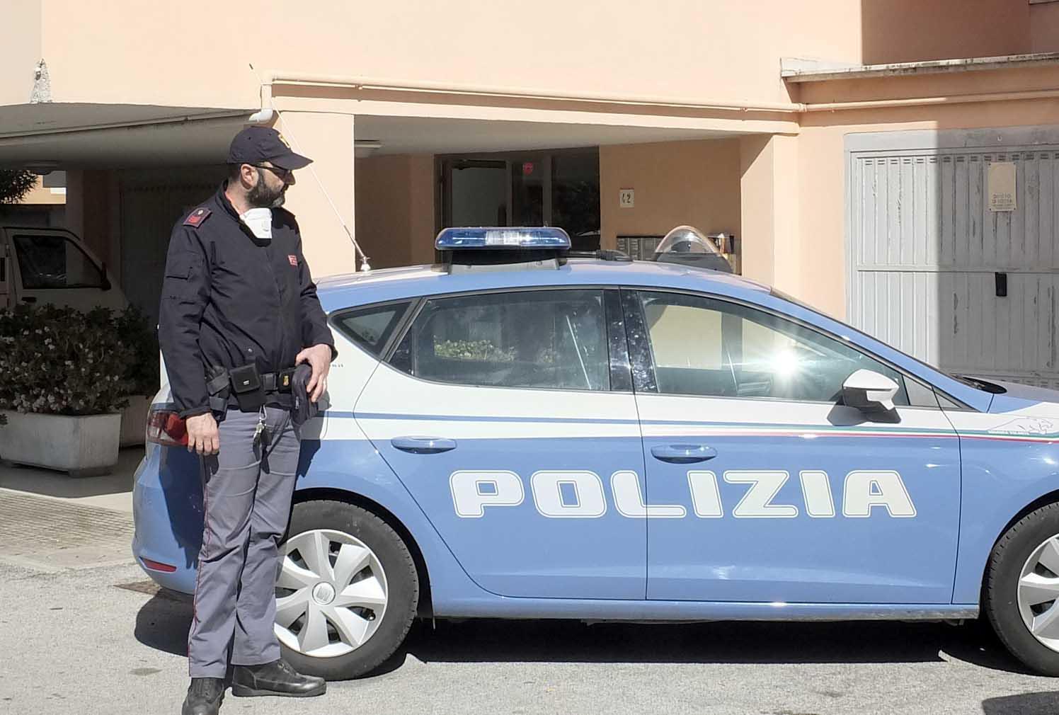 Una volante della polizia