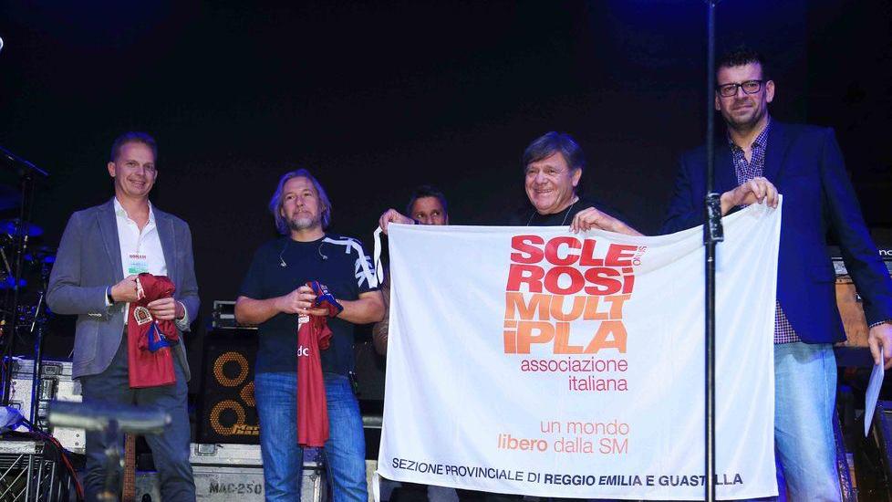 Reggio Emilia, il cuore dei Nomadi batte per l’Aism
