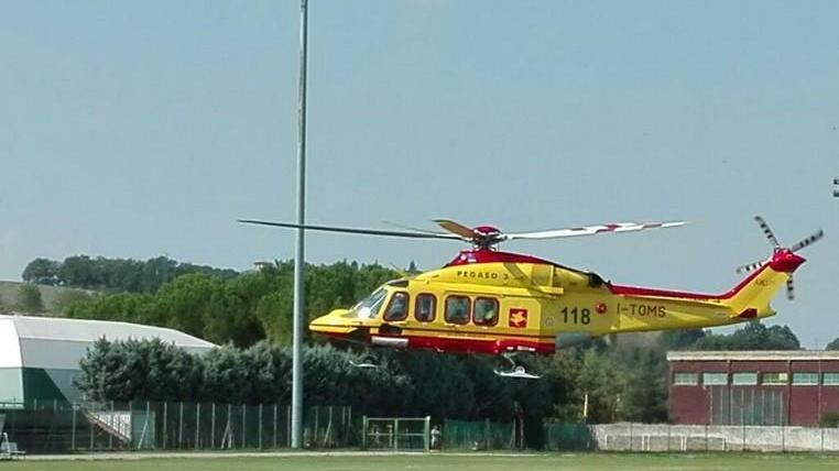 Si sente male in classe, soccorso dal Pegaso