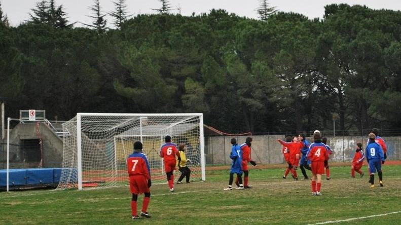 Nuova illuminazione allo stadio Elmi