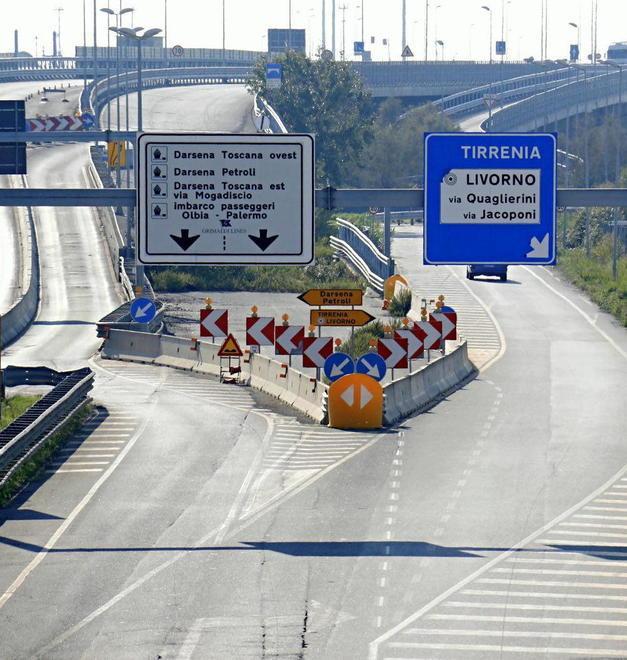 Un altro rinvio per i lavori alla maxi-buca 