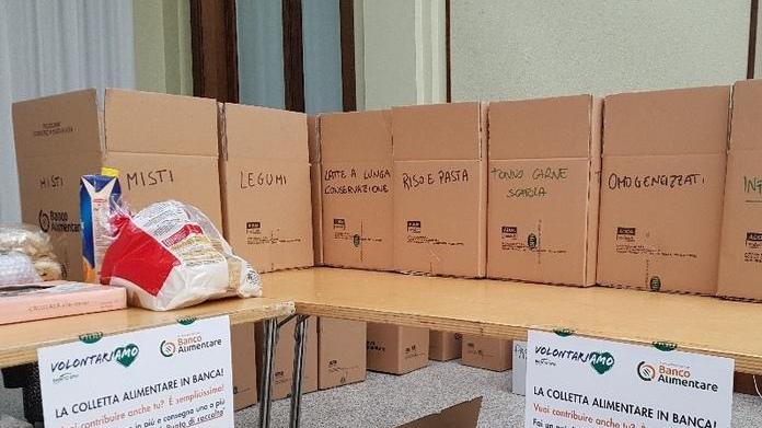 Solidarietà in banca: raccolta di alimenti