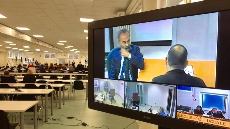 Il pentito Valerio: «Io un drogato? A me piacciono le donne»