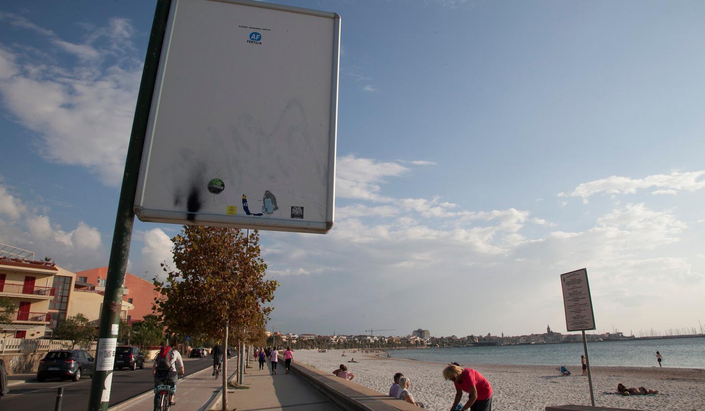 Alghero, paline bianche e “mute” degli autobus senza meta 