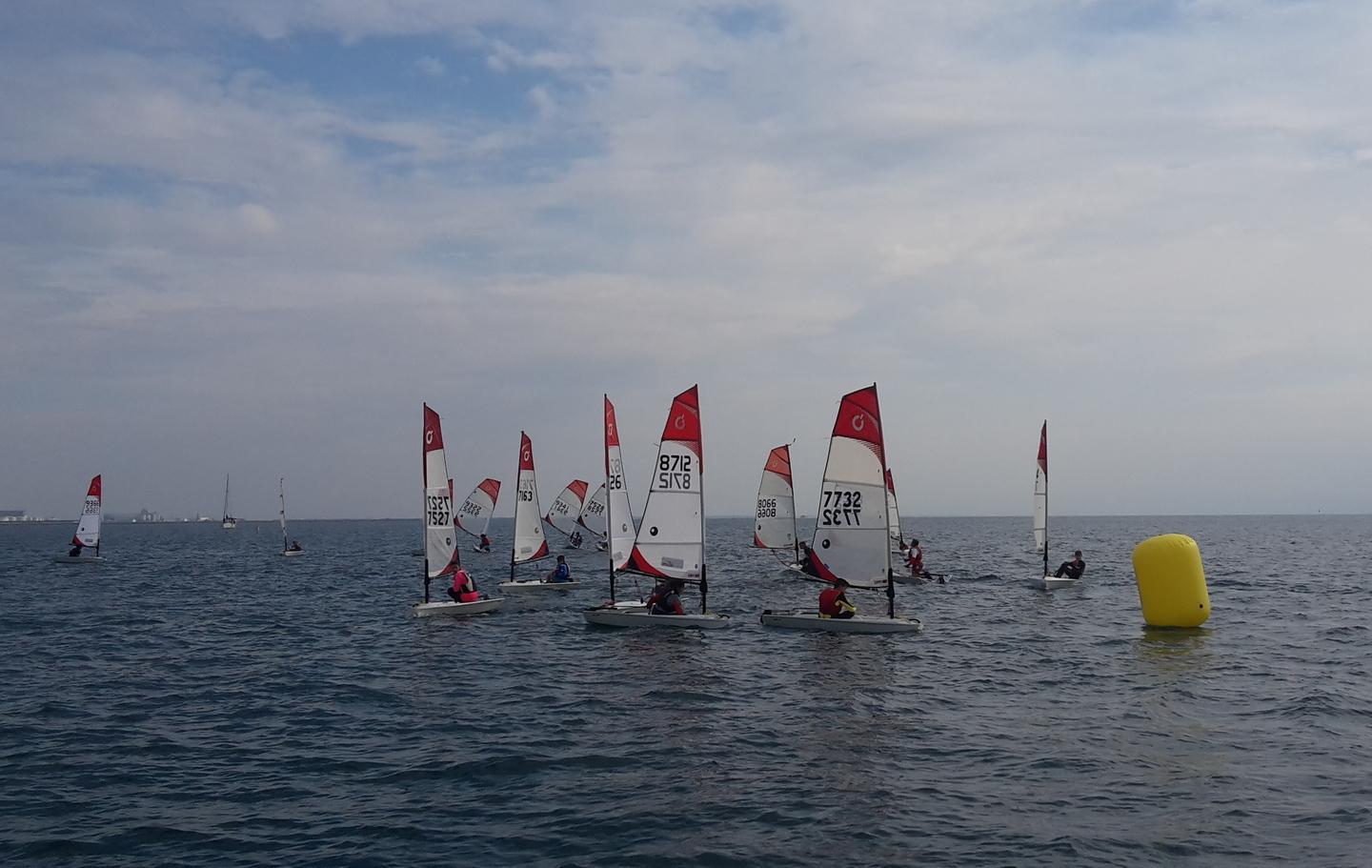 Il meteo non aiuta i piccoli velisti 