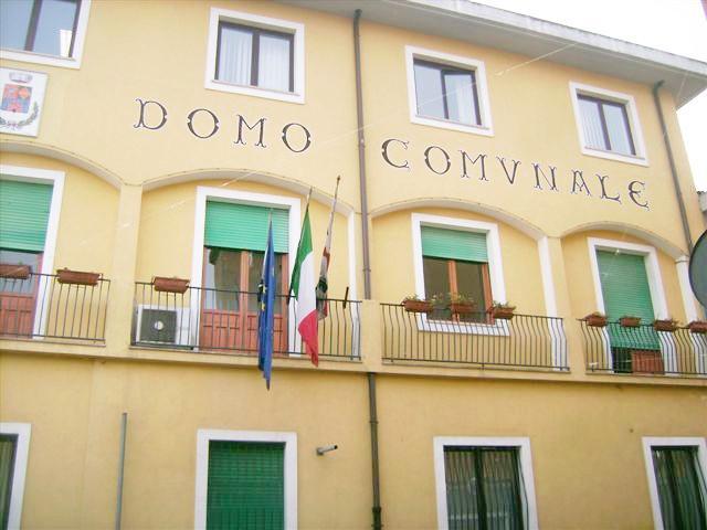 Il municipio di Oliena