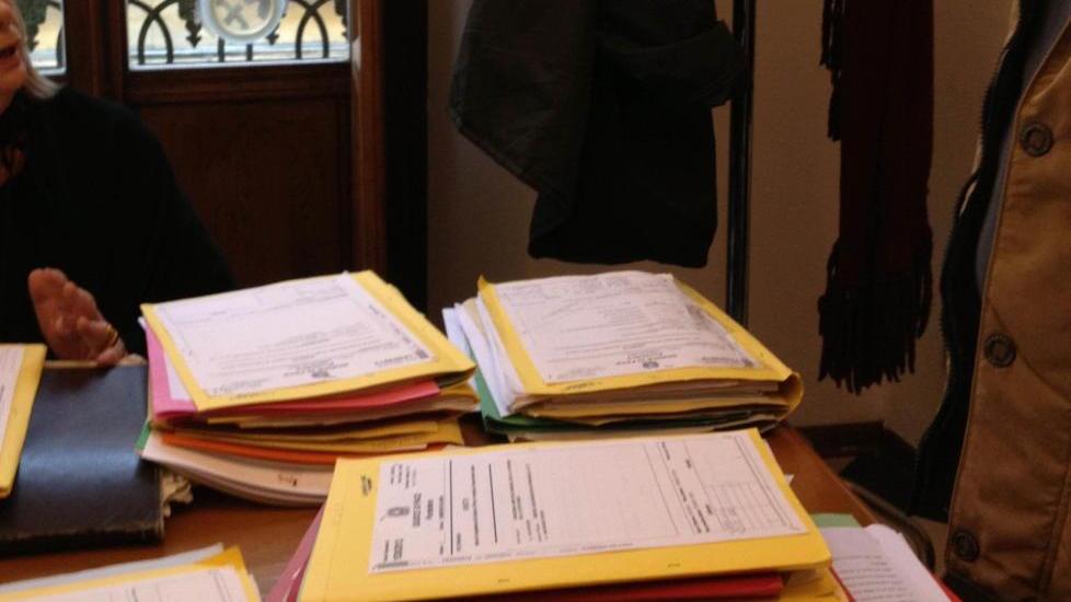 Minacce a un cameriere condannati in due
