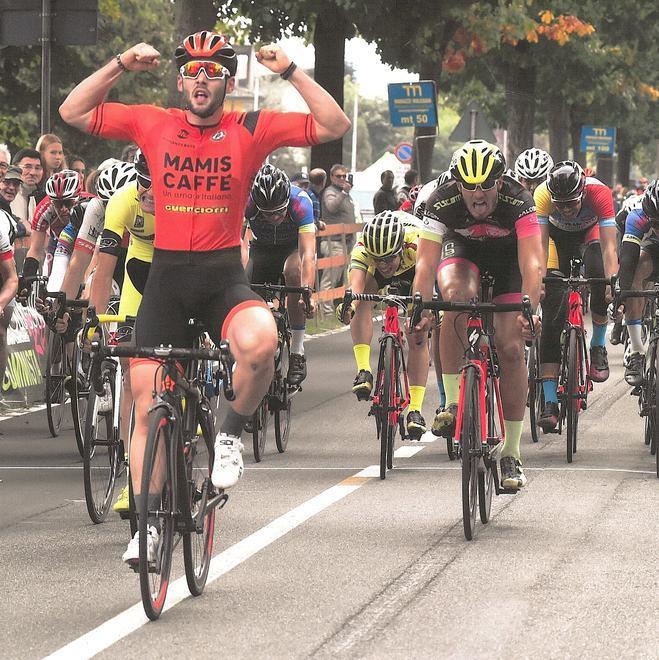 Peschiera, il razzo lucchese vince in Lombardia