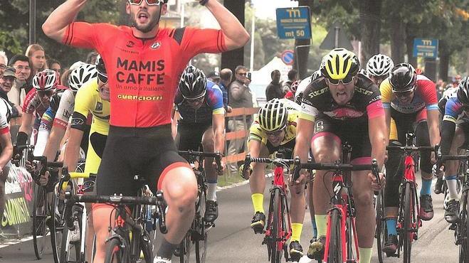 Peschiera, il razzo lucchese vince in Lombardia