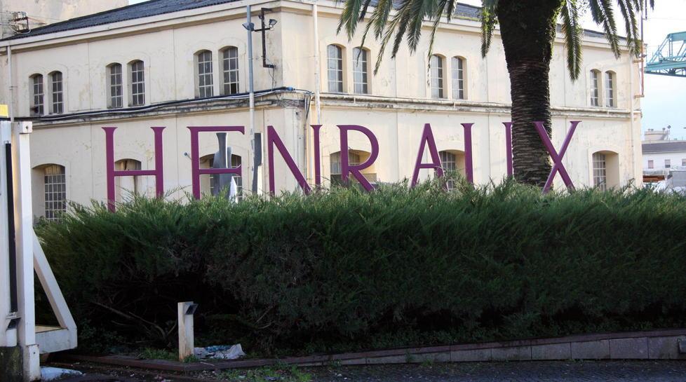 No da Azzano alla firma dell’intesa con l’Henraux