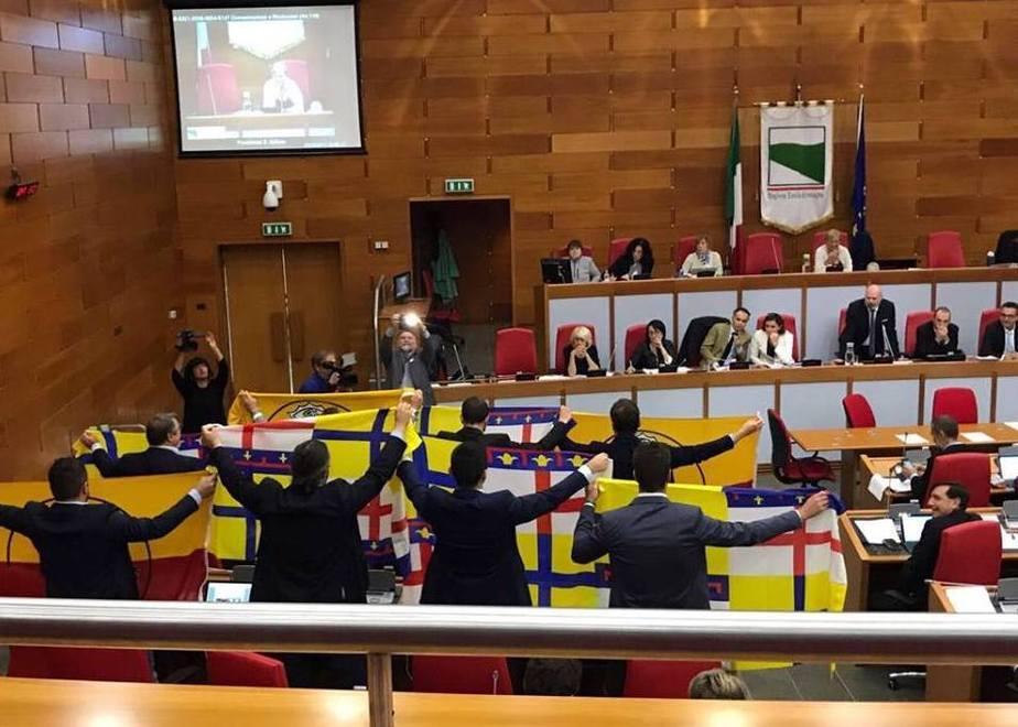 Autonomia, approvata la “via emiliana” 