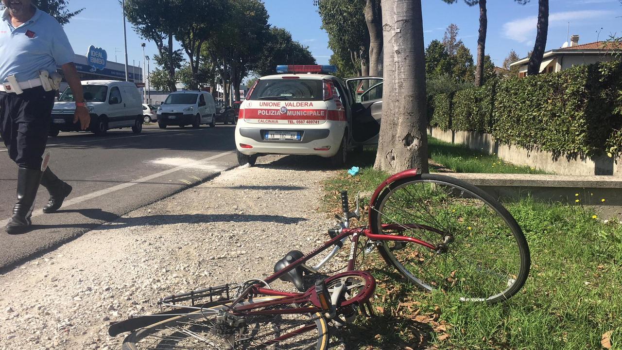 La bicicletta dell'uomo investito (Foto Silvi)