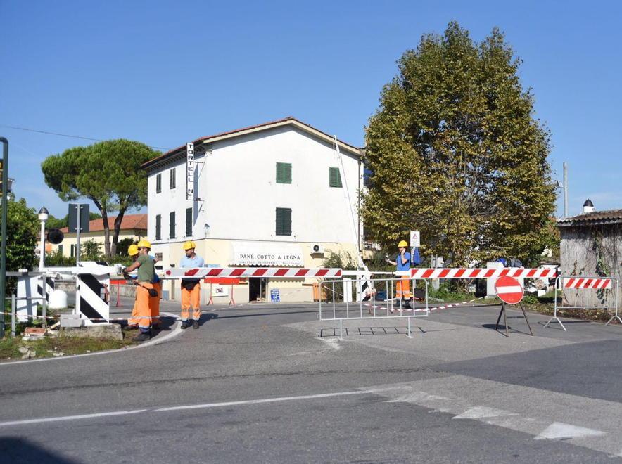 Via di Tiglio, anche oggi sbarre giù 