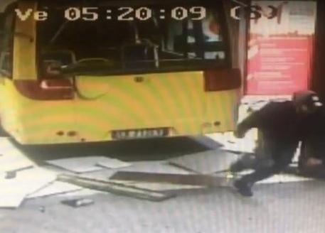 «Cerimonia per restituire i mezzi riparati alla città» 
