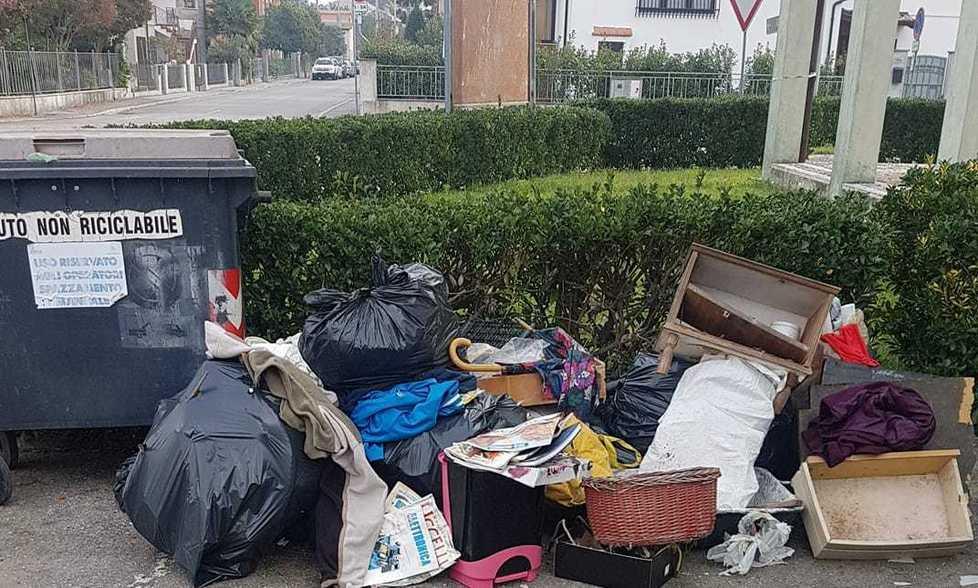 «Sui rifiuti abbandonati più controlli»