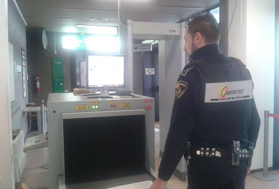 Entra in tribunale con un coltello Denunciato 50enne