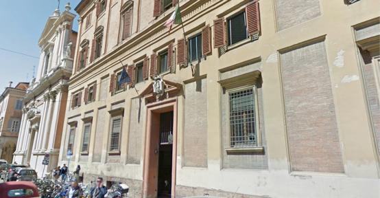  Olio di tonno sullo zerbino del vicino: modenese patteggia 6 mesi 