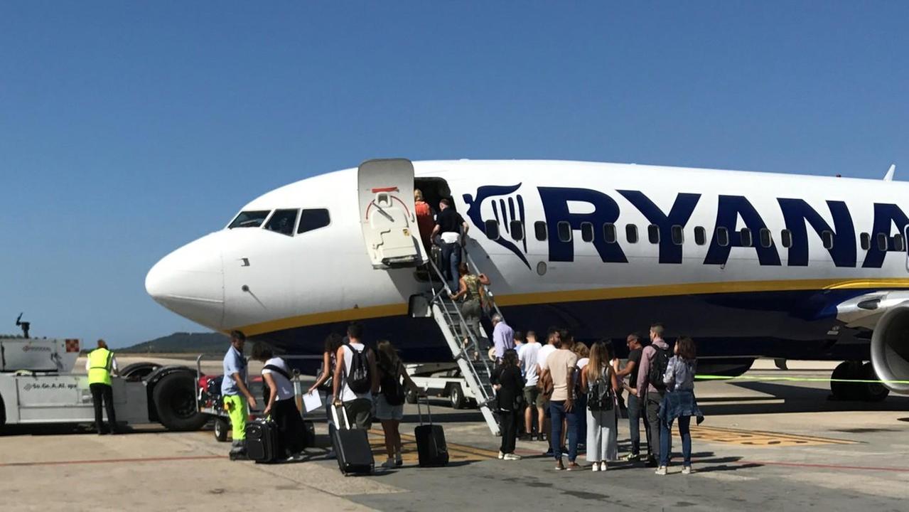 Ryanair taglia l’Alghero-Pisa del lunedì 