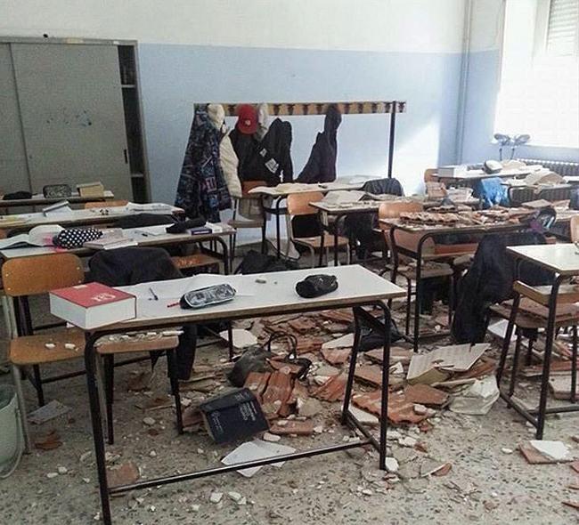 Un crollo al liceo Dettori di Cagliari nel 2013