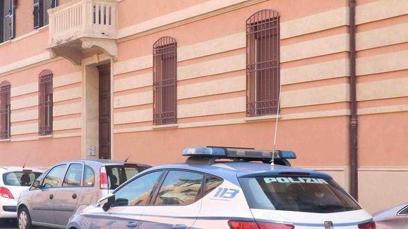 Tre raggiri ad anziani, rubati soldi ed oro in casa