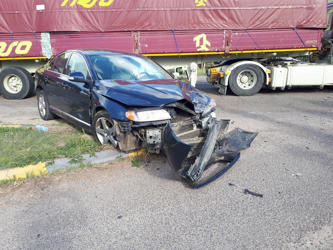 L'auto e il camion coinvolti nello scontro vicino ad Arborea