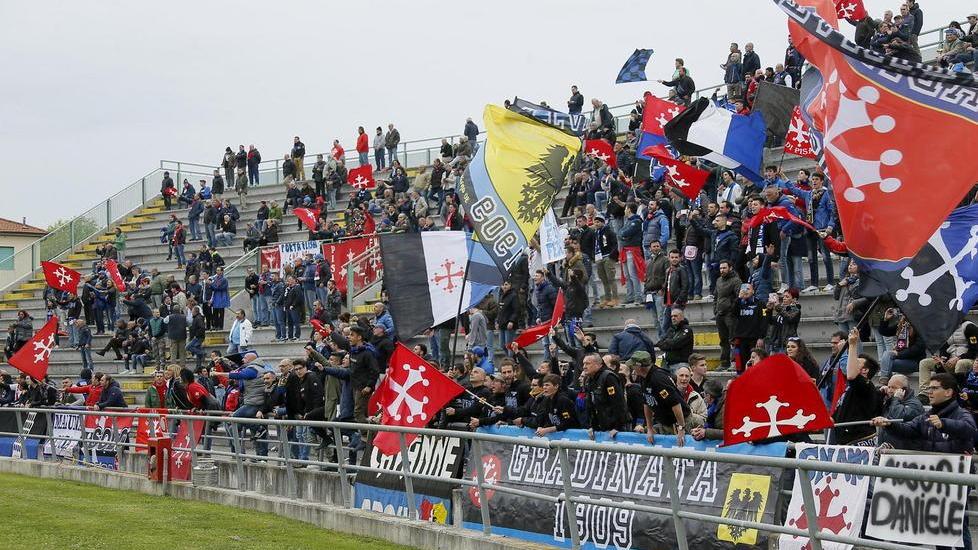A Lucca sono attesi duemila tifosi pisani