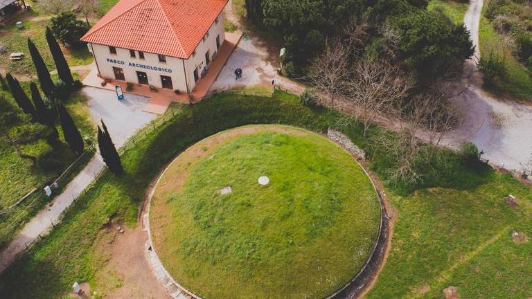 Viaggio tra le monete degli Etruschi e i gioielli di una bambina romana