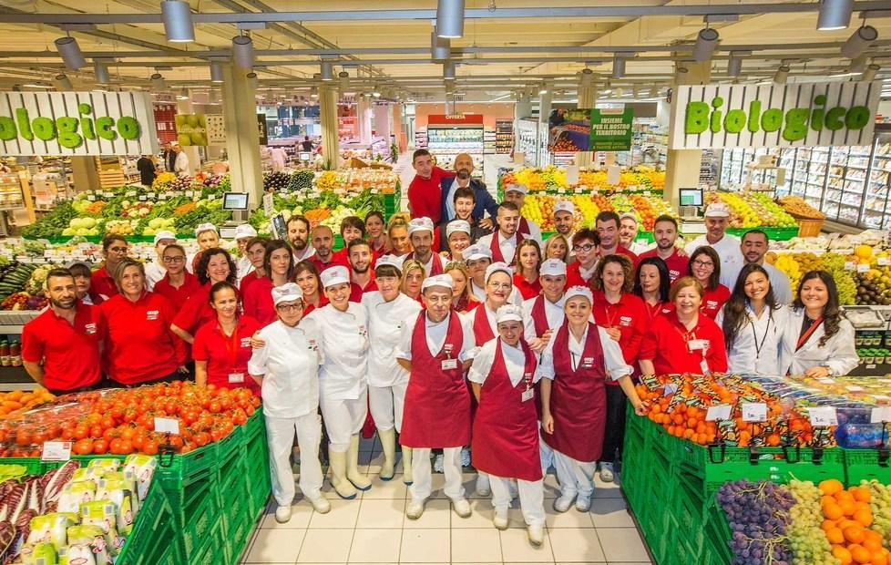 Il cliente più fedele inaugura la nuova Coop 