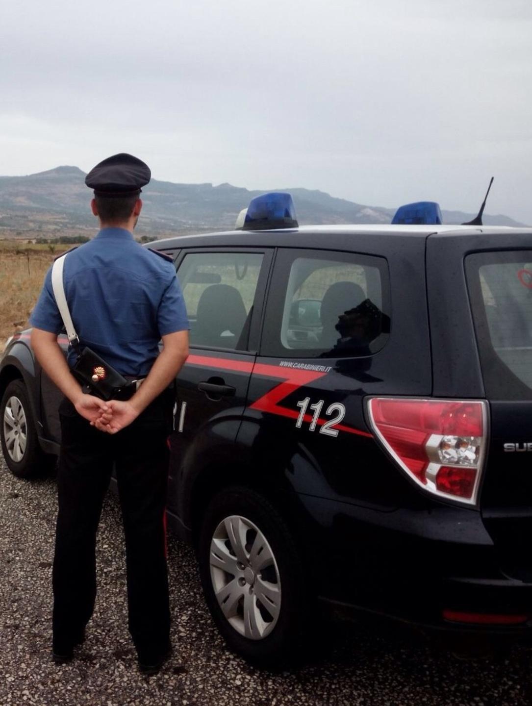 Anziana si allontana da casa trovata morta vicino al lago