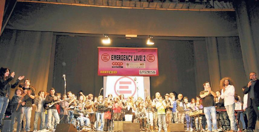 Uno dei concerti per Emergency della Crossroad al Metropolitan di Piombino