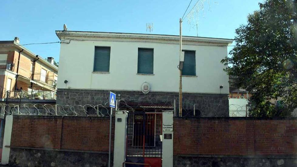 La caserma di Aulla (foto archivio)
