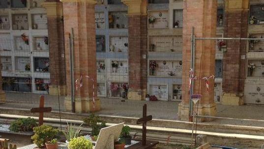 Cimitero, 170 loculi sono irraggiungibili