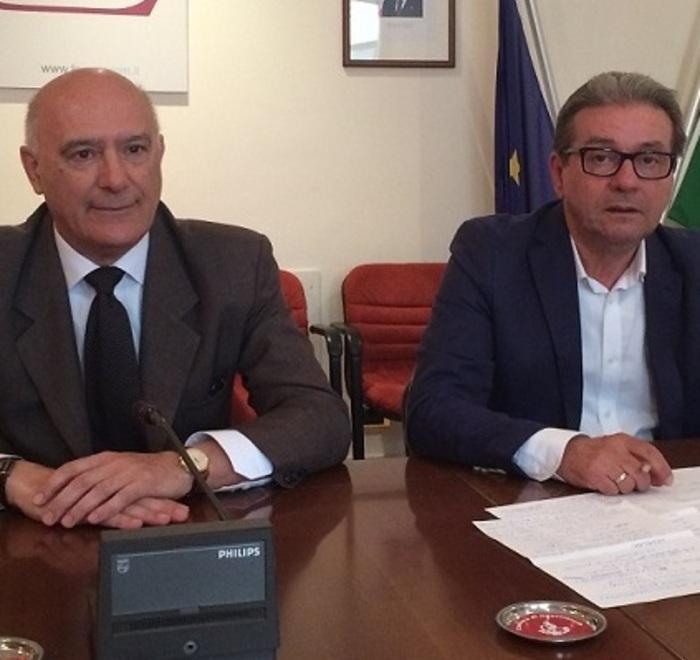 CONSEGNATO IL DEFIBRILLATORE