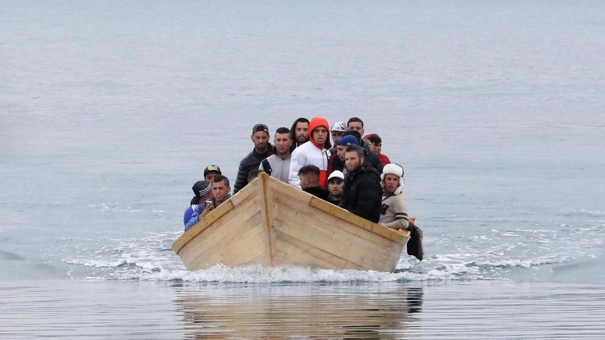 Arrivo di migranti in una foto d'archivio