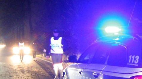 Modena, provoca incidente e fugge perché senza assicurazione