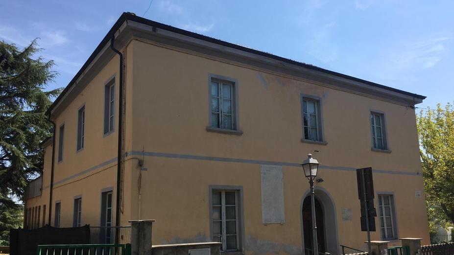 «Non demolite l’ex scuola» 150 firme per difenderla