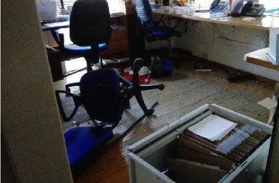 Aperto un buco nella parete razziata la sede dei volontari 