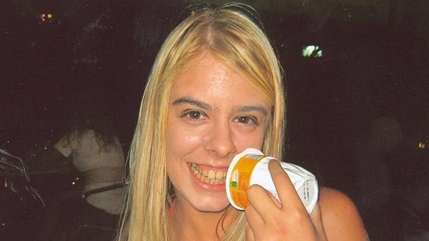La panchina rossa e una poesia per Vanessa