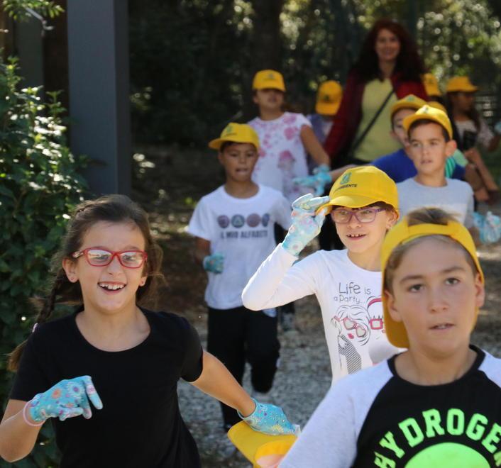 Al lavoro nel parco gli studenti più verdi sono a villa Corridi 