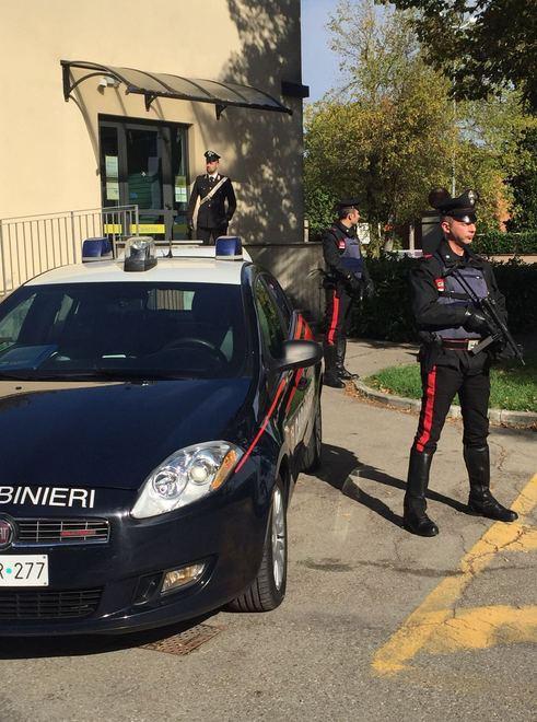 Arrestati per rapina, subito ai domiciliari 