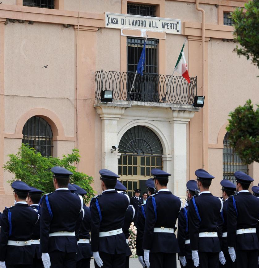 Il ministro della Giustizia: «Più agenti nelle carceri» 