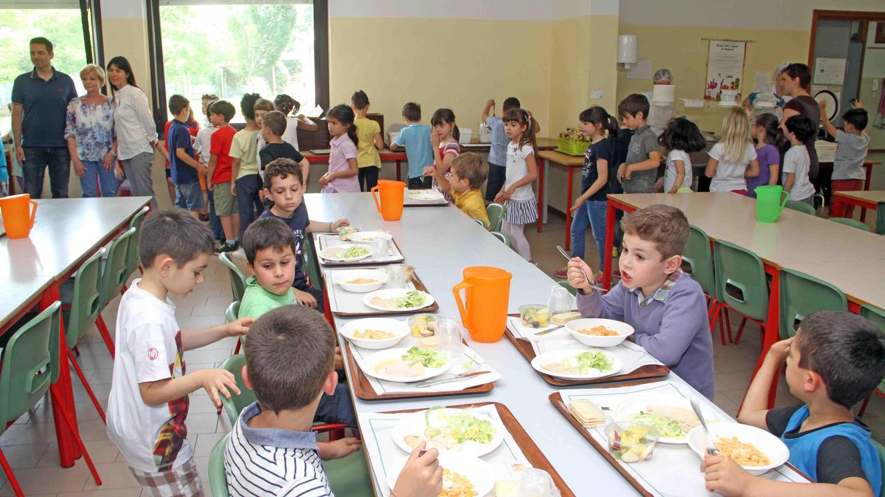 Menù condiviso a scuola ma i genitori non ci sono