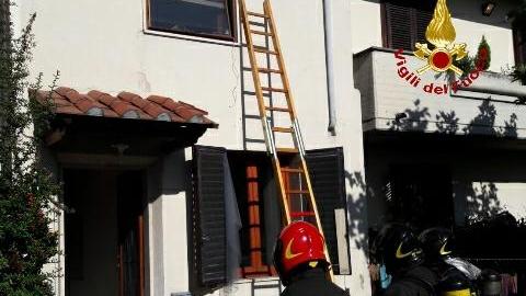 I vigili del fuoco in via Delle Fonti