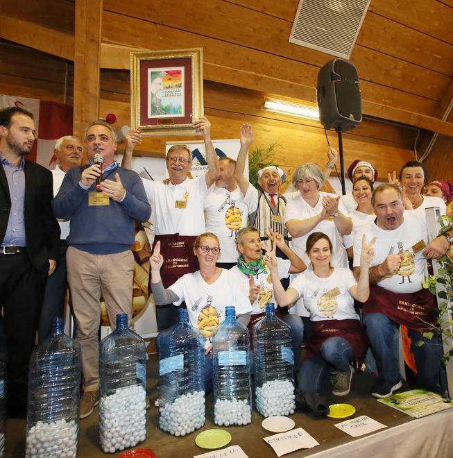 San Martino vince il Palio del maccherone al pettine