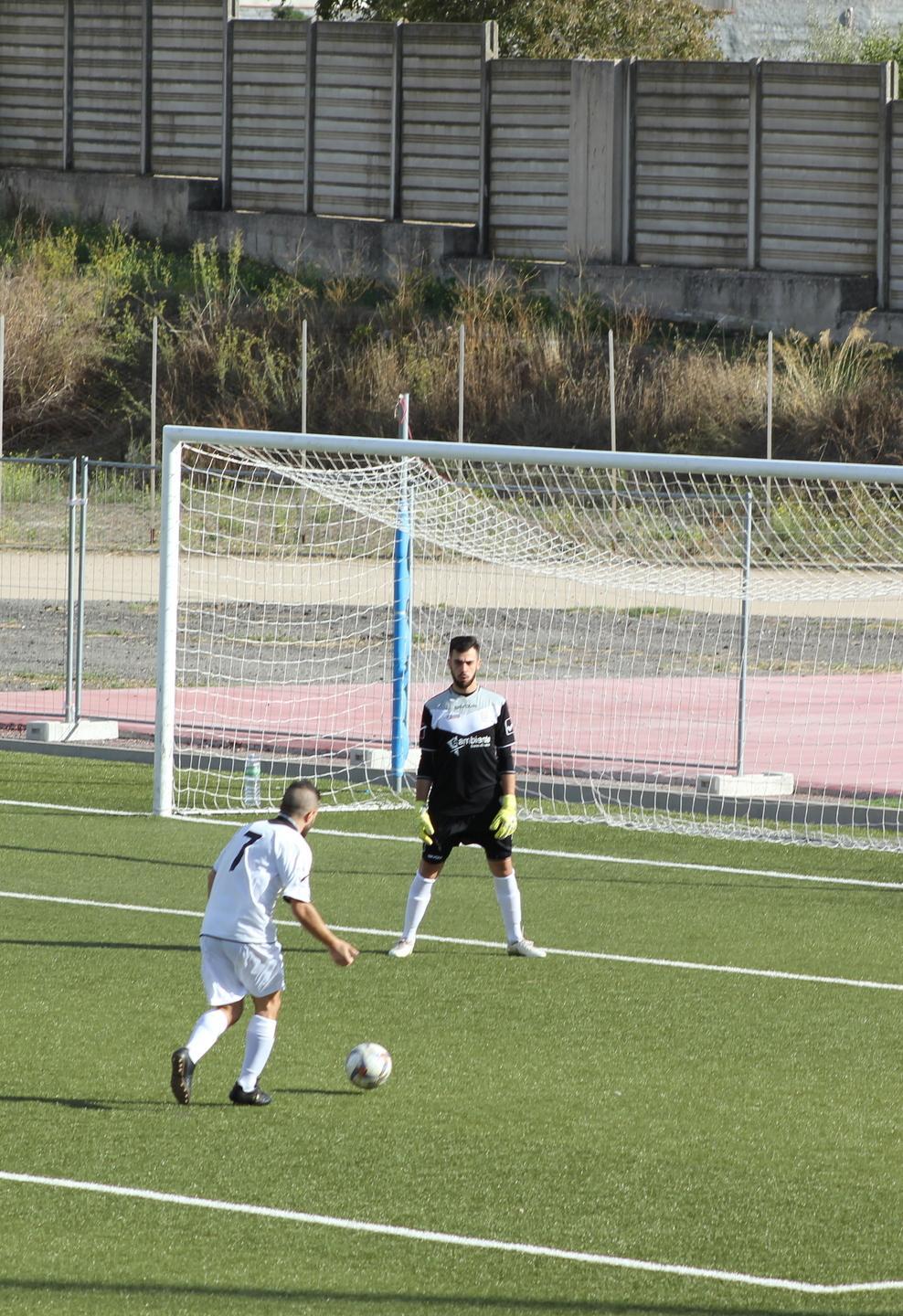 Il Portotorres rischia ma vince ed è primo trainato da Carrozzi 